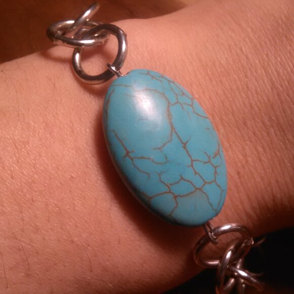 Mojave Blue Turquoise Silvertone Toggle Bracelet - Picture 12 of 14